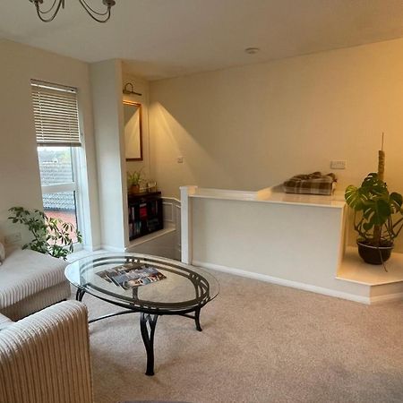 Entire Home With Private Entrance Earley Bagian luar foto