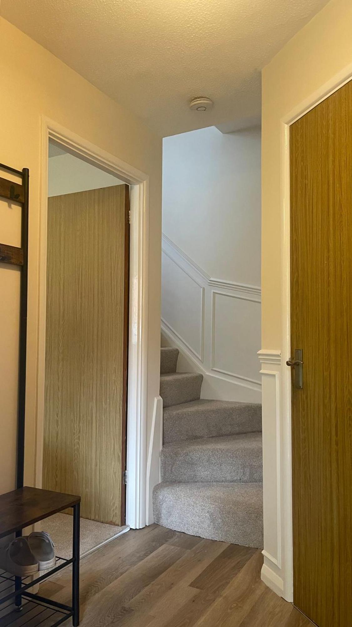 Entire Home With Private Entrance Earley Bagian luar foto